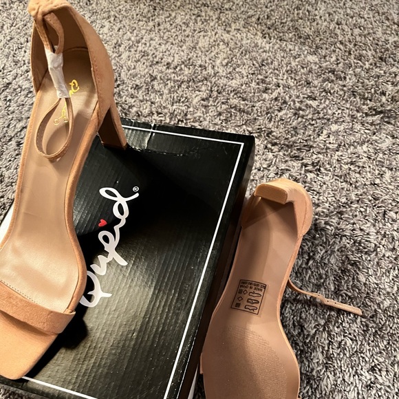 Qupid Kaylee Blush Suede Heels 🤎 - Picture 2 of 3